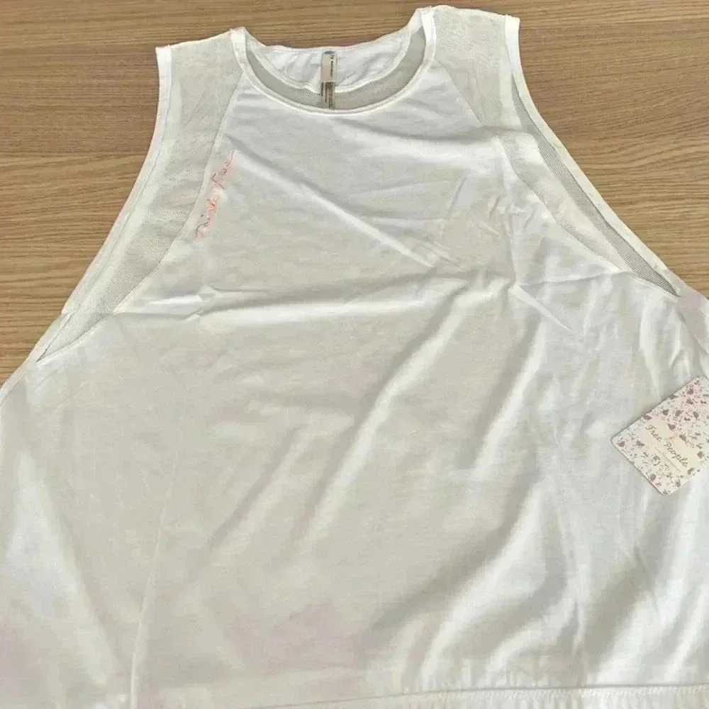 🆕Free People White Mesh Activists Tank L🆕 - Picture 5 of 12